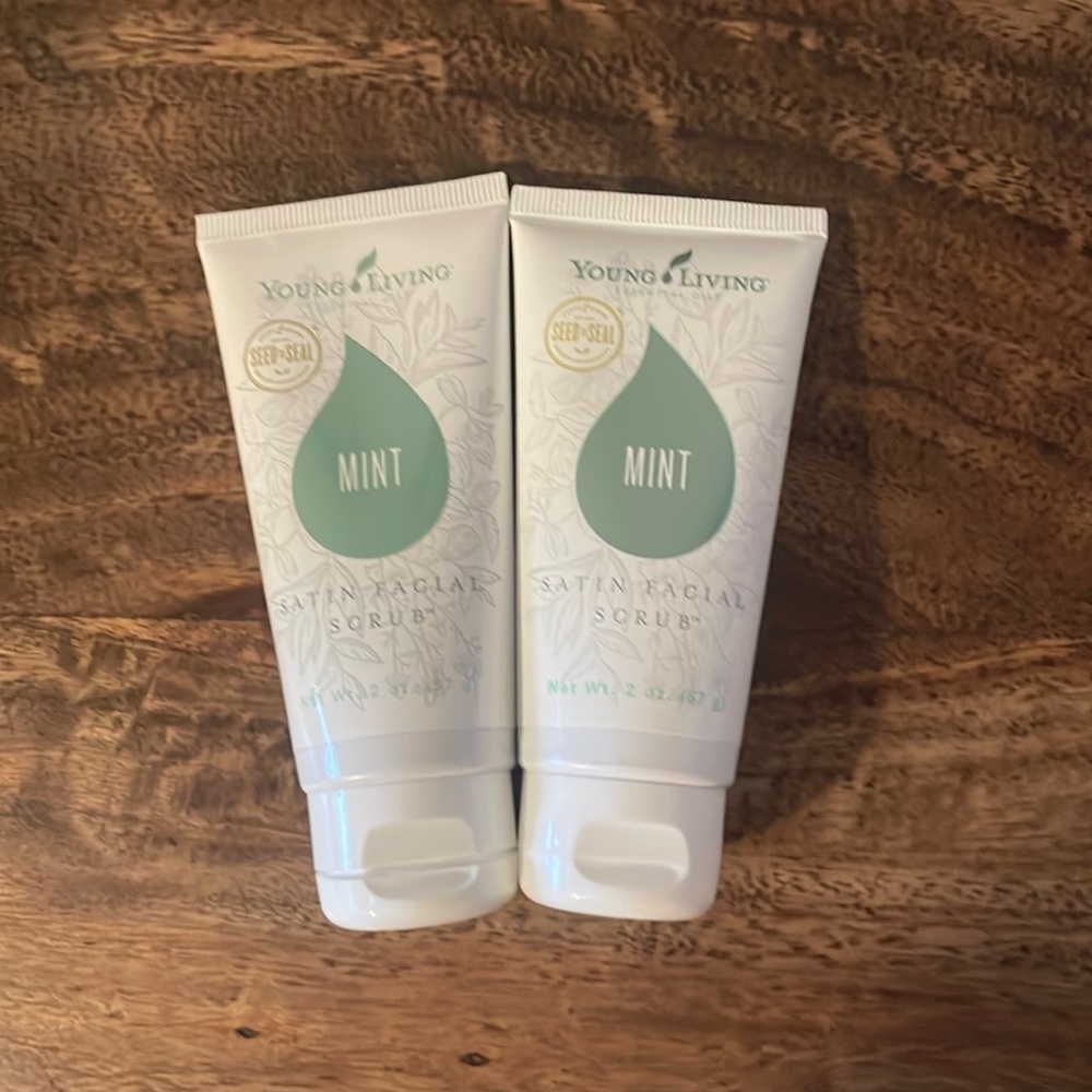 Satin Facial Mint Scrub